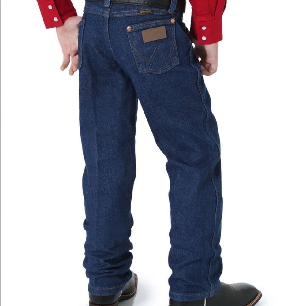 13MWZ cowboy cut Wranglers